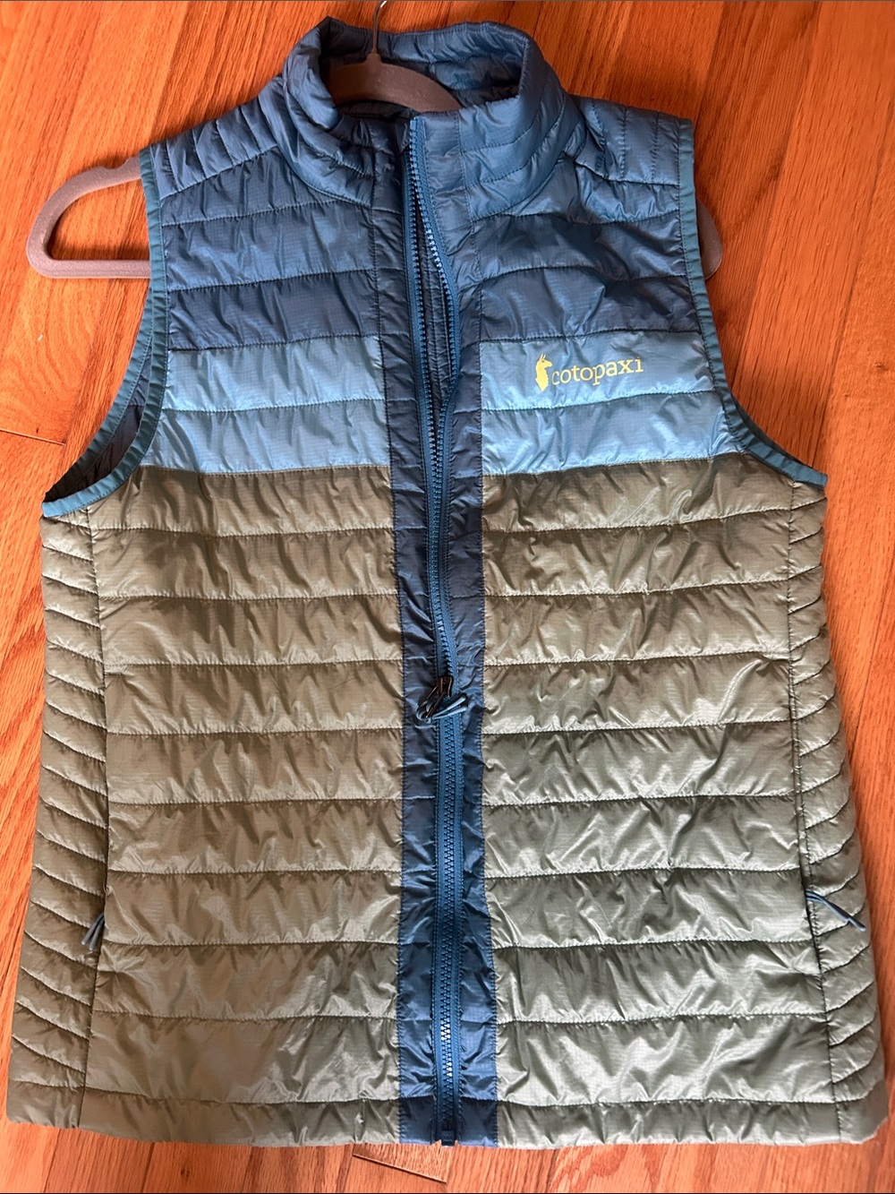 cotopaxi Blue & Olive women’s ' Packable Puffer Vest